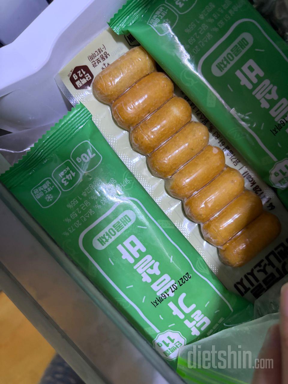 이건 처음시켜봤는데 맛있고 양도 적지
