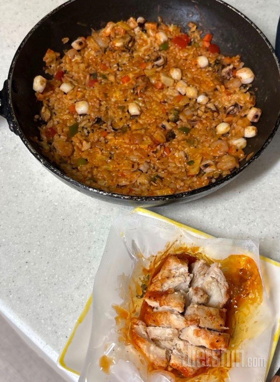 떡볶이맛이랑 날치알맛 맛있어요!!
그