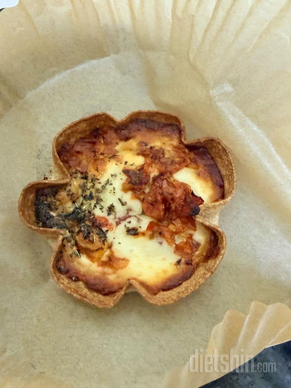맛있어요. 맛볼겸 하나만 사봤는데 더