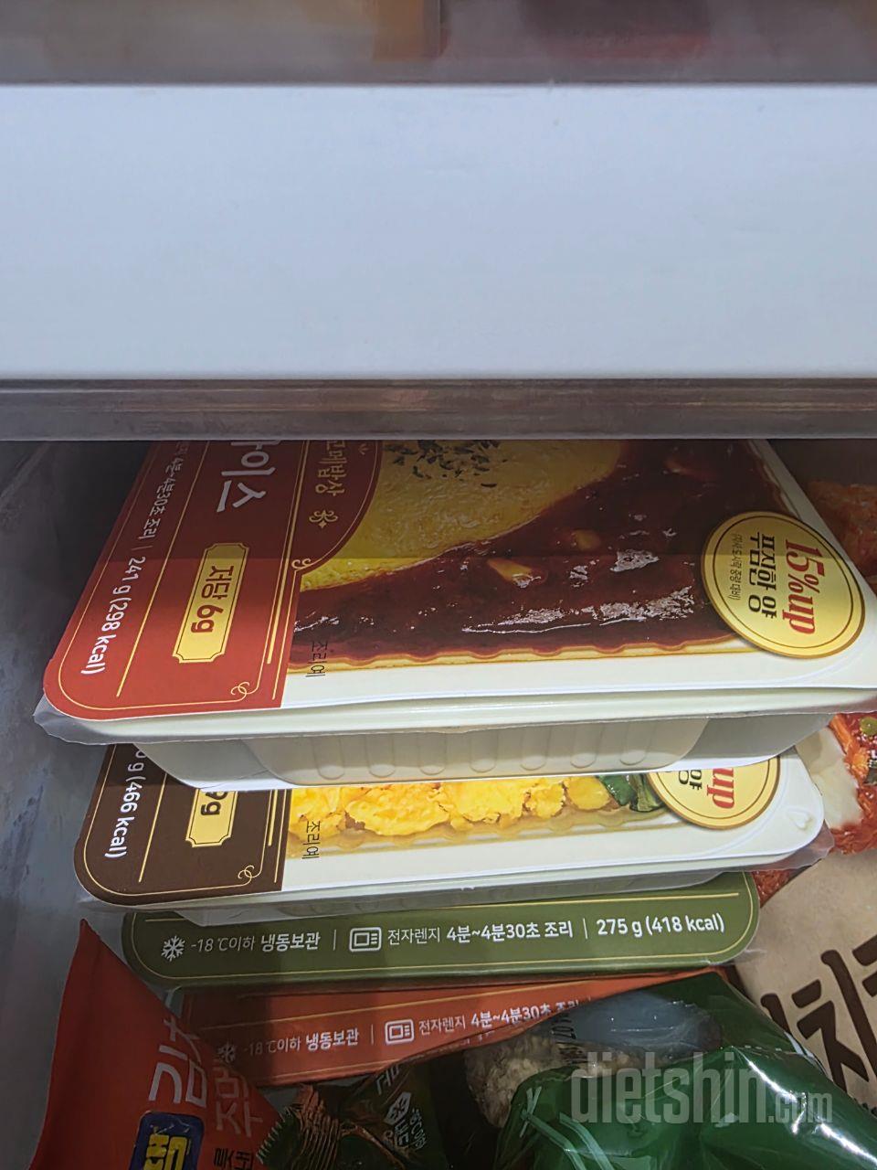 치킨이랑 오무라이스 맛나네요