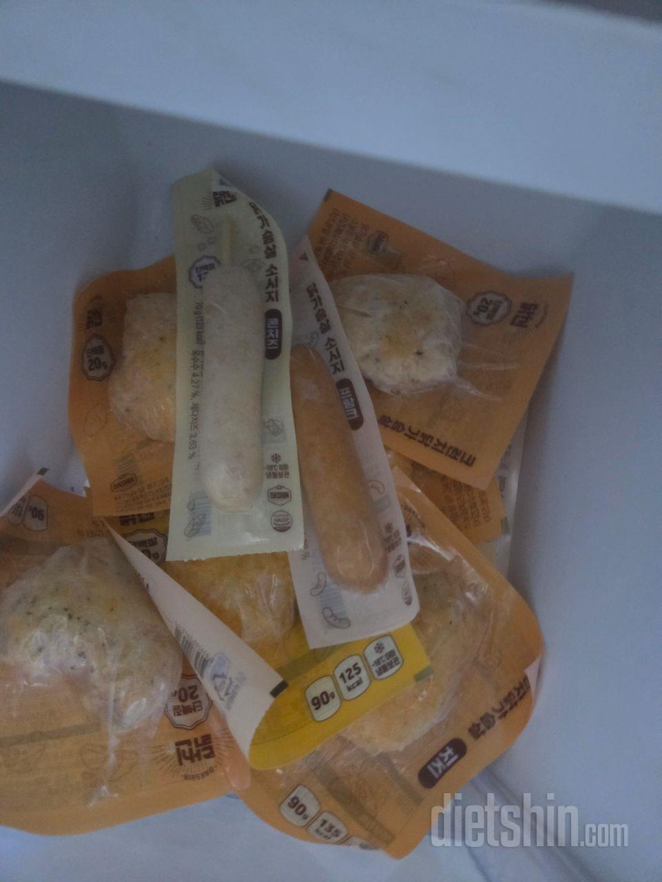 몇년째먹고있는제품이에요
 일반소시지넘