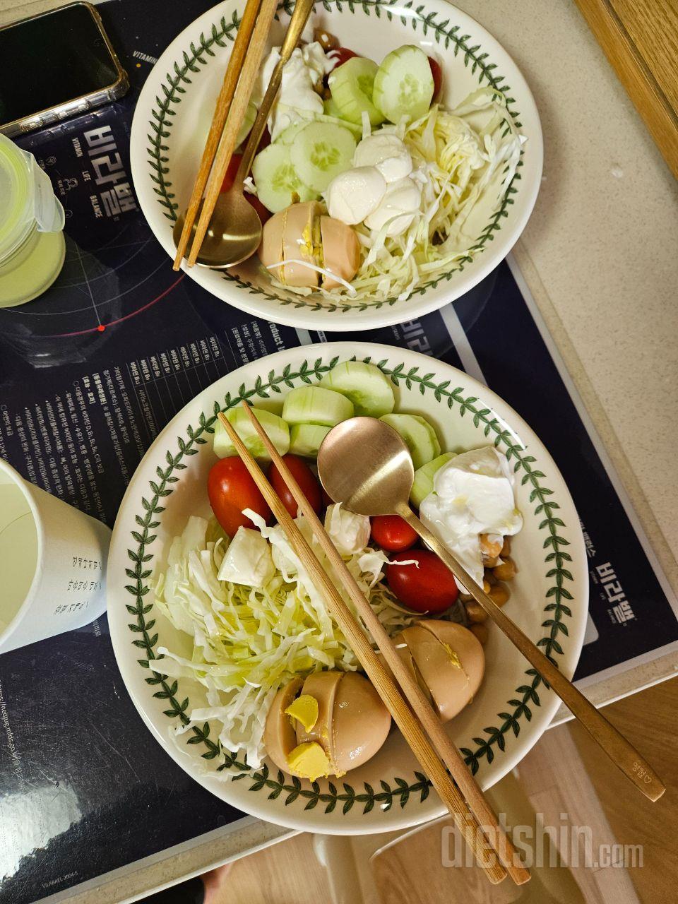 차례대로 점심.아침.저녁입니다.. 잘