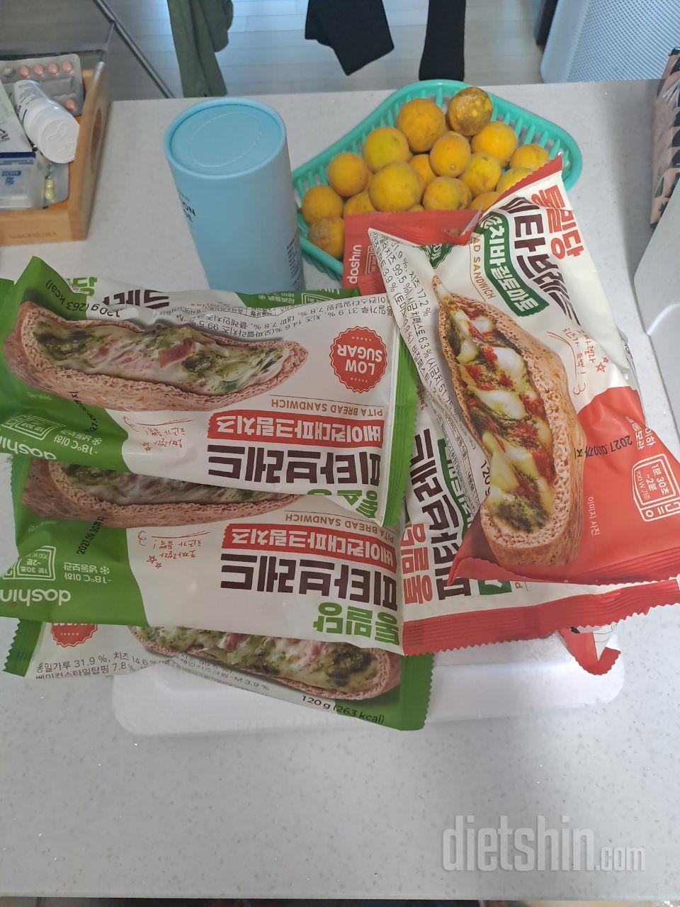 빵이 자극적이지 않고 단백하니 맛있어