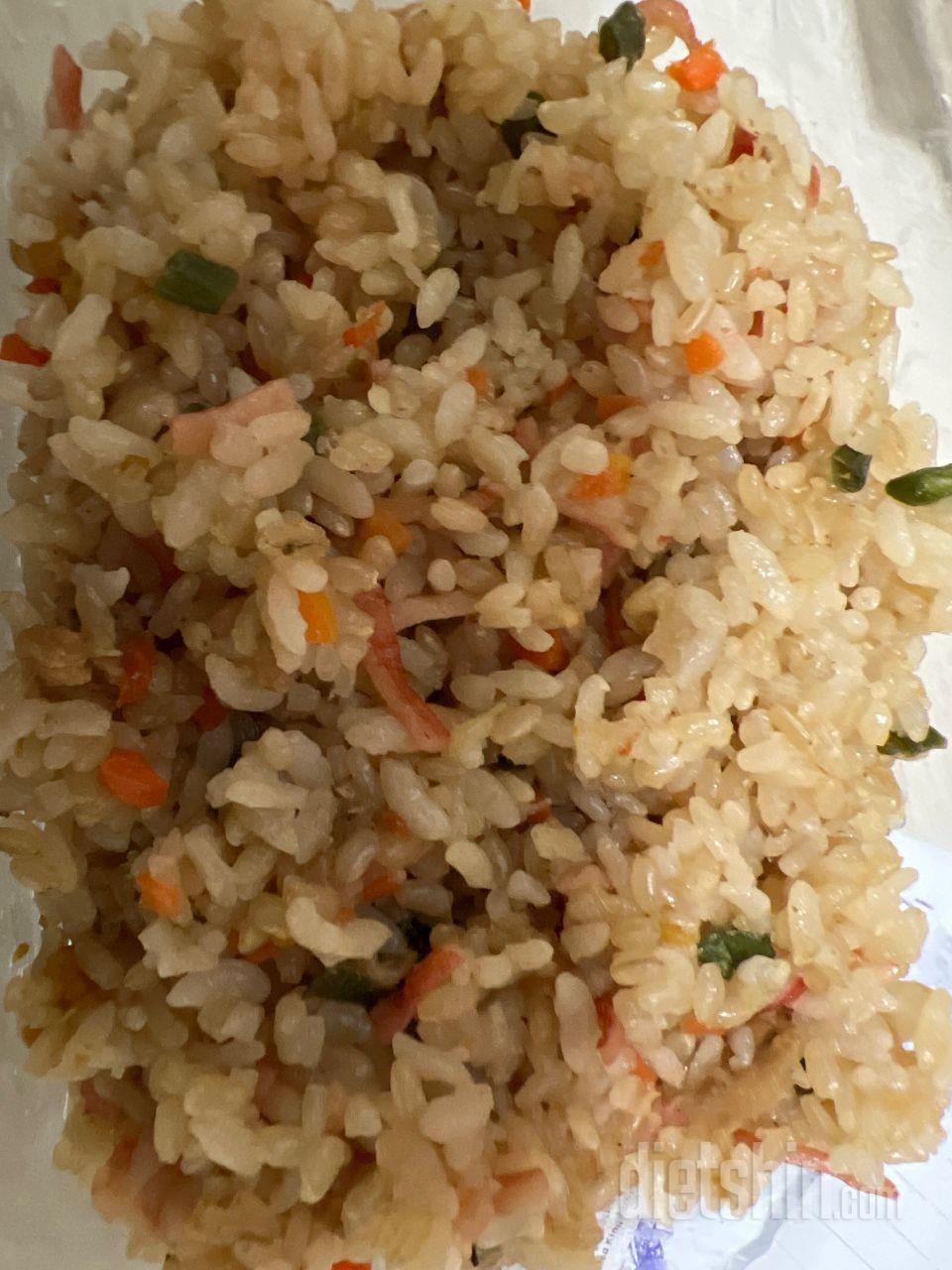 야채도 많이 들어있고 현미 씹히는 식