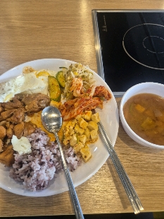 점심에 한식뷔페