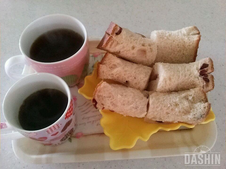 크린베리통밀식빵&아메리카노