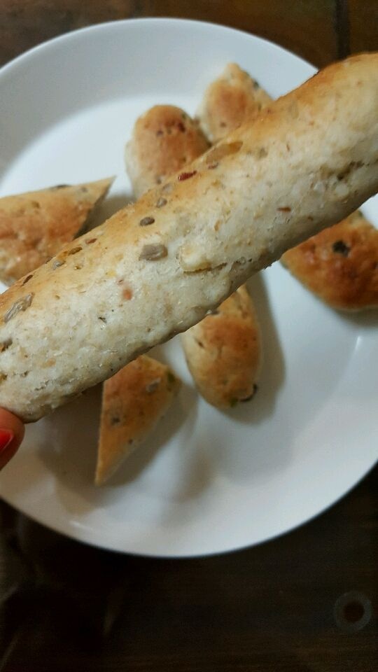 쵸다3탄.고소~ 달콤💟 맛의 케미 💑 통밀견과스틱빵🍞