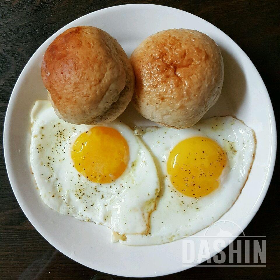 쵸다7탄.쉬는날 빵순이 식단🍞빵빵하게 통밀빵으로!!