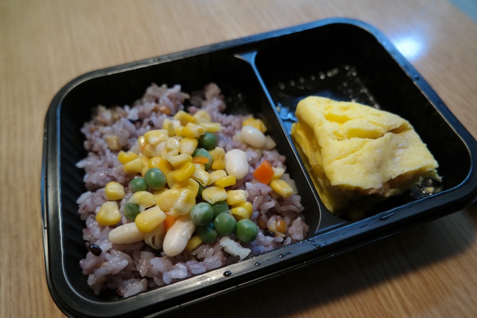 [밥먹을시간]완전 반전의 도시락...참말로 맛있습니다.