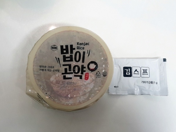 완죠니 맛있는 밥이곤약 매콤닭 시식2