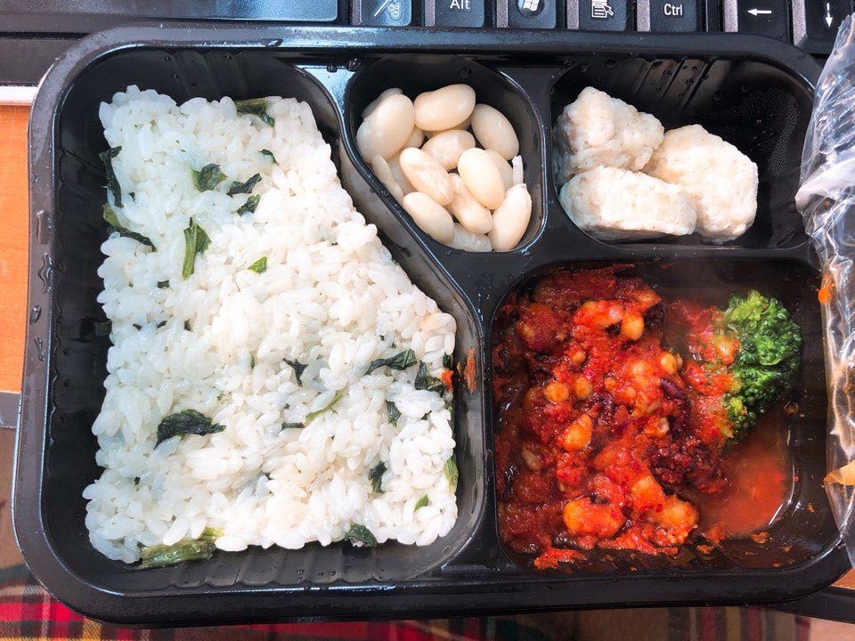 데워먹는 것도 간편하고 맛도 짱 좋아요! 이전에 샀던 다이어트 도시락은 너무 양이 작아서 금방 배고파서 ...