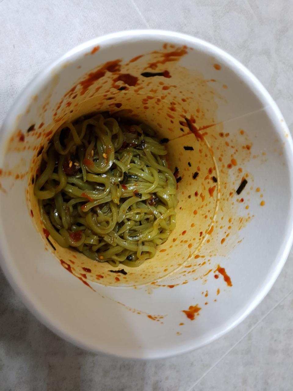 맛있네요  씹는맛이  다른 곤약면들 보다 굵어서  더 좋아요.