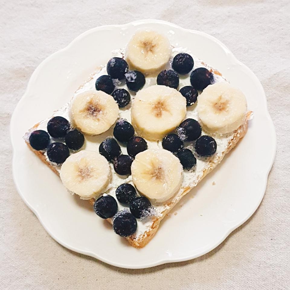 크기도 작지않고 칼로리도 높지 않아서 좋아요
그릭요거트발라서 바나나랑 먹으면 짱맛이에요!!