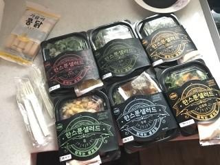 배송은 이틀걸렸습니다! 가격도 저렴하고 양도 푸짐해서 좋네요. 맛도 있어요!