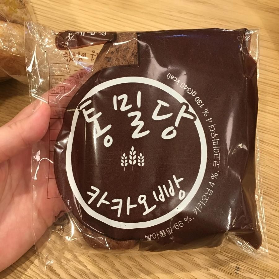 단팥빵, 모닝빵, 카카오빵 3종류 주문했는데 통밀빵 치고는 가격도 저렴해서 좋았어요! 크기가 작을까 ? 했...