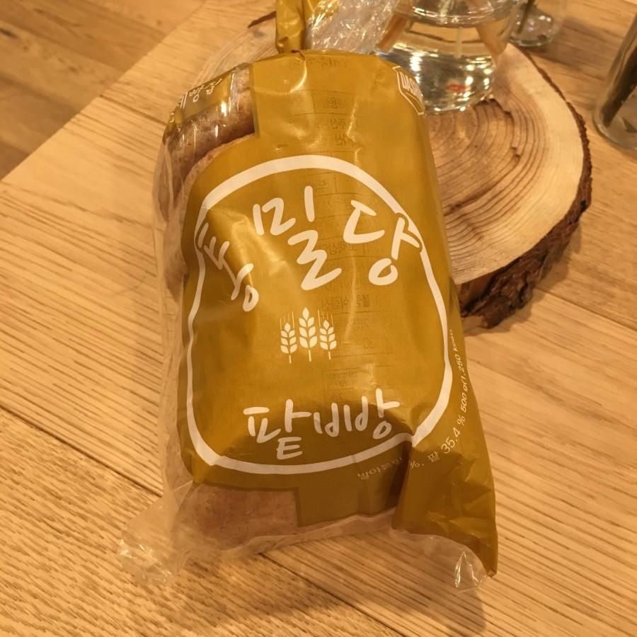 단팥빵, 모닝빵, 카카오빵 3종류 주문했는데 통밀빵 치고는 가격도 저렴해서 좋았어요! 크기가 작을까 ? 했...
