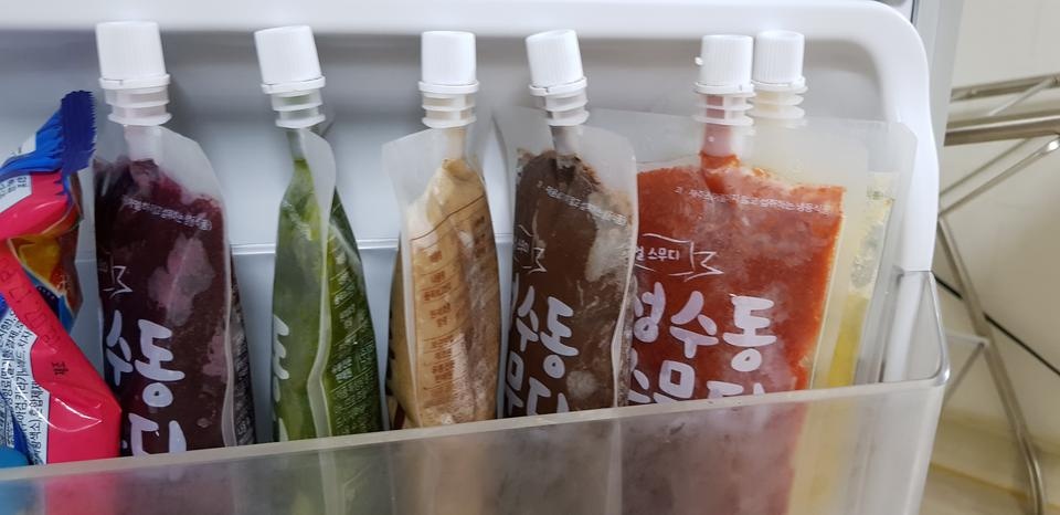 후기가좋아사봤어요. 맛나길..비싼감은있지만 맛만좋음 재구매항께요. 양배추는 싫은데...세트로만판매하니....