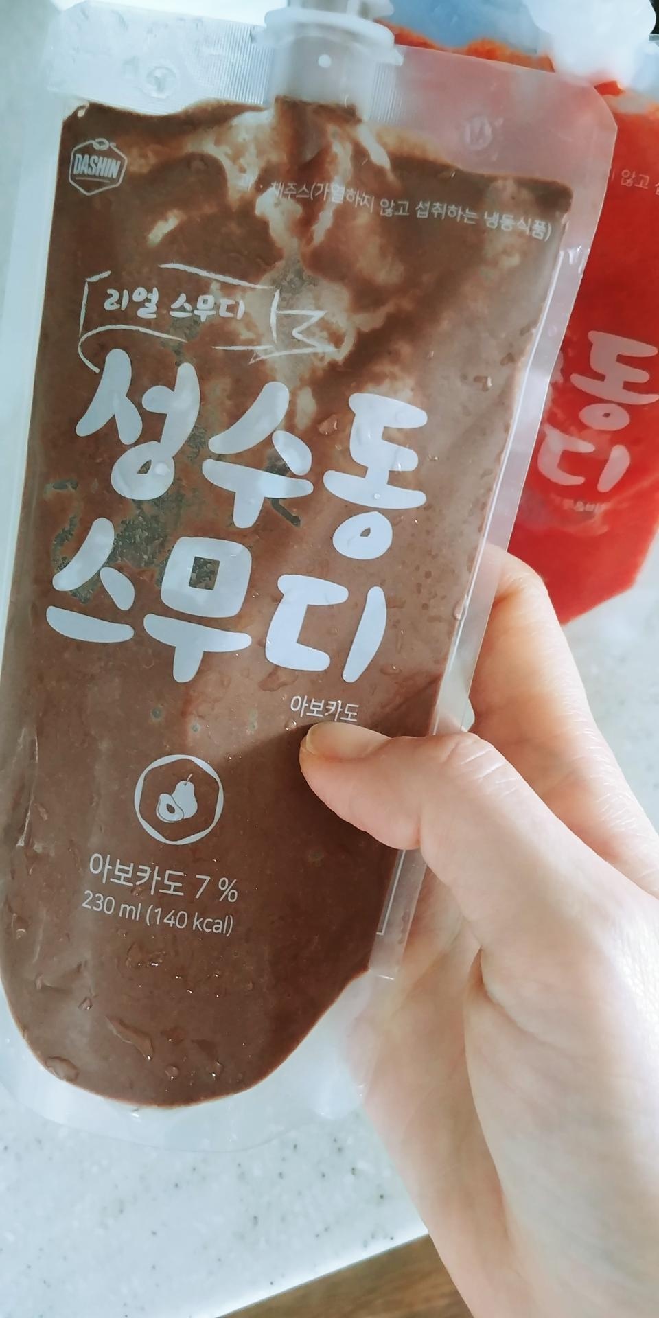 갑자기 찐 살로 다이어트를 해보려고 구매했어요. 두번째 날인데 원래 과일,야채를 좋아해서 그런지 저는 맛...