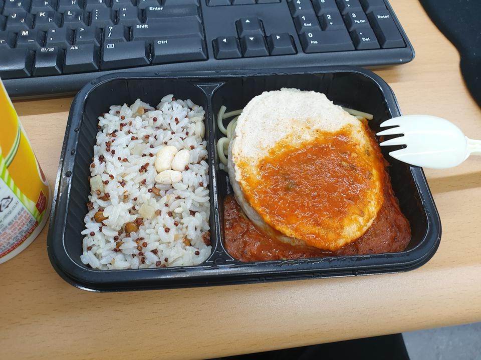 잘 먹고 있어요
아이스박스에 잘 담겨왔구요
양이 좀 적긴하지만 맛은 있어요~!