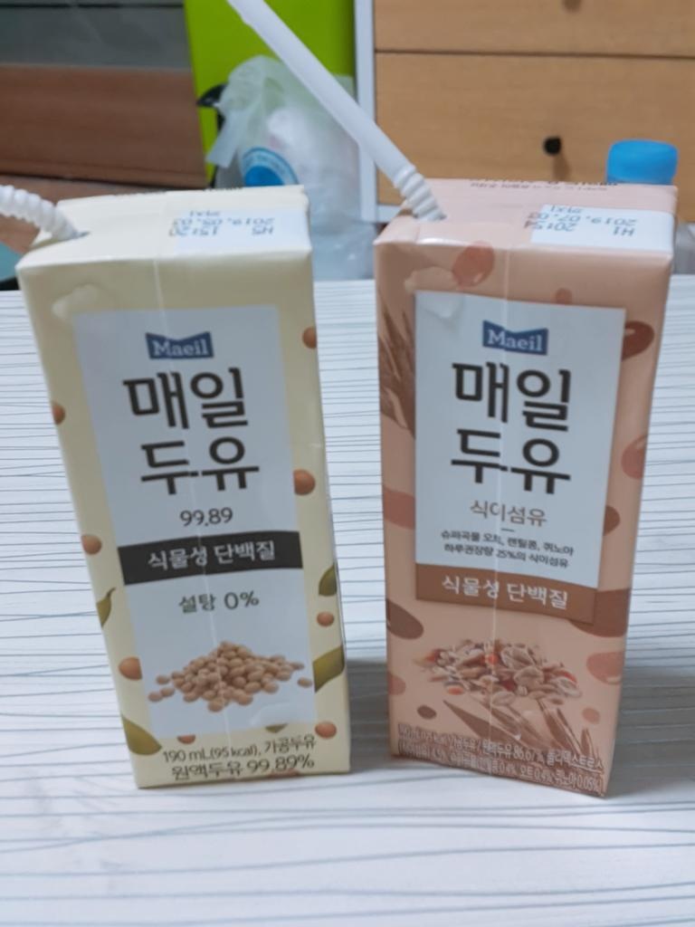 마시써용 무설탕은 약간 물탄맛같은데 설탕이 없어서 그런거같아요 식이섬유가 좀 더 맛있어여
