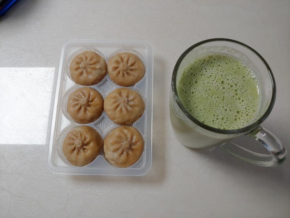 매콤하고 맛있어요! 김치만두 좋아하는데 맛나고 칼로리도낮아서좋아요