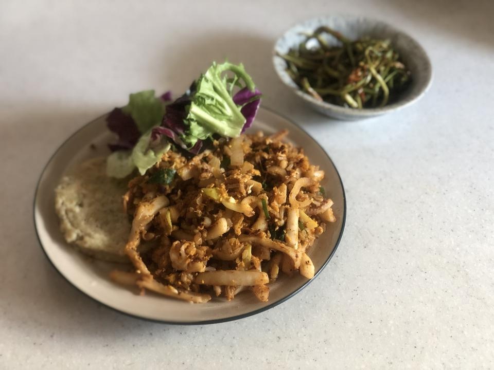 배송도 빠르고 가격대비 너무 맛있어용~  반찬으로도 너무 좋고 또 살 꺼야 ! 간이 조금 되있어서 드레싱 없...