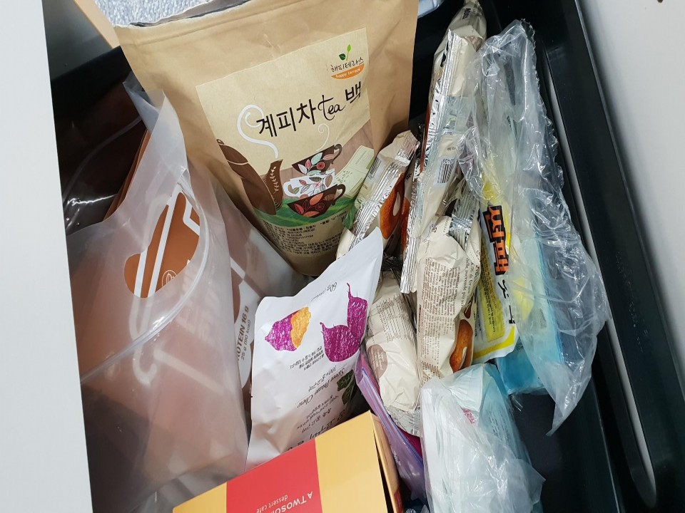 취저에요. 단백한끼. 카카오로 먹는데 존맛.
코코불리도 뭐당길때 먹음 신맛이라 입맛떨어짐. 통밀도너츠는 ...