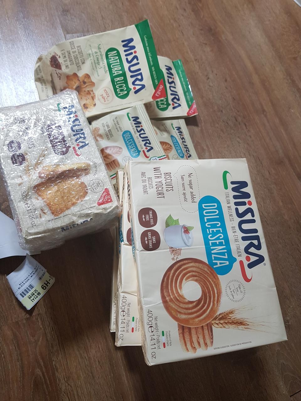 튼튼한 포장으로 신속하게
상품을 받아 봅니다♡
먹어본 상품이라 더 기대가 되네요.