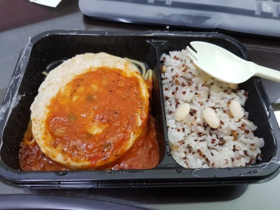 회사에서 매일 다이어트 도시락을 먹는데 너무 맛있어서 점심시간이 너무 즐거워용 ~