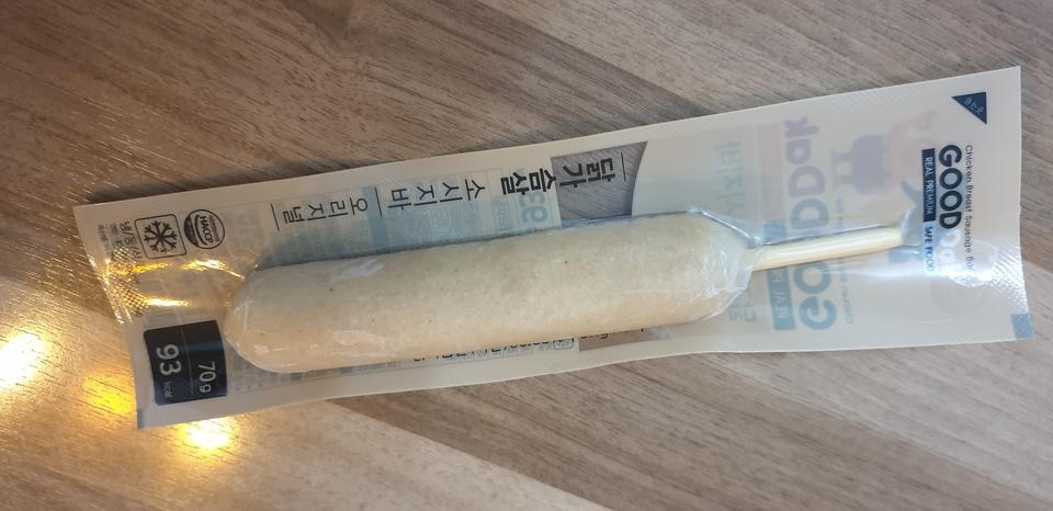 돼지고기소시지바보다 닭고기가 몸에더 좋을꺼라 샀는데 간식으로 딱이예요