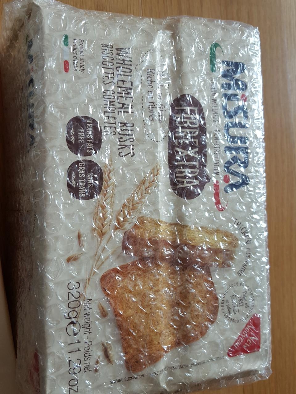 단맛이 전혀 없어서 그냥 먹으면 맛없는데 딸기잼 발라먹으니 좋네요