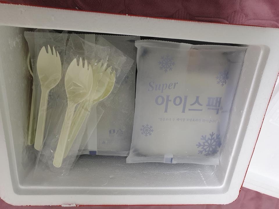 포장 잘 돼있고 배송 빨랐어요 :) 제가 먹는게 아니라 맛을 모르기에 별4개 ~