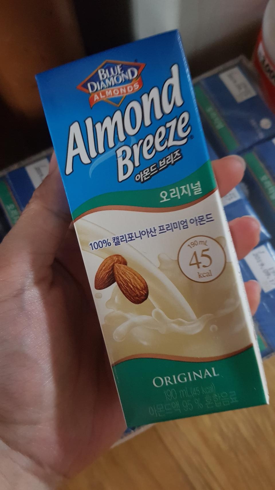 밍밍할줄 알았는데 고소하니 맛있어요!