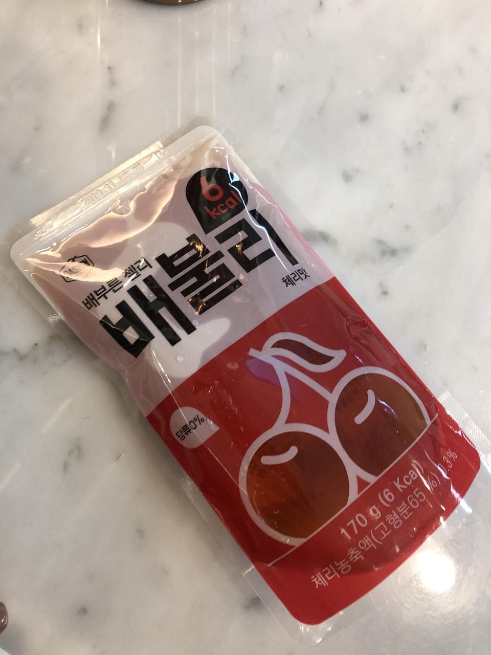 거짓배고픔을 이거낼려구 삿어요 ㅎㅎ 
근데 전 먹고 나면 속이 울렁? 거리는 느낌이잇는데 너무 빈속에 먹...