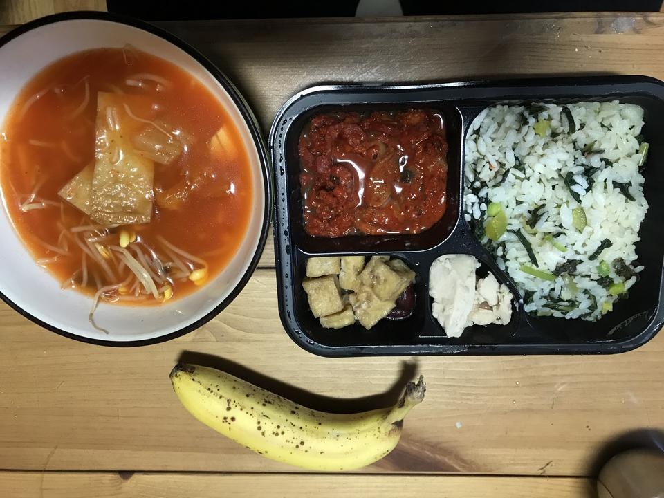 괜찮습니다. 밥양이 좀 적은게 아쉬워요