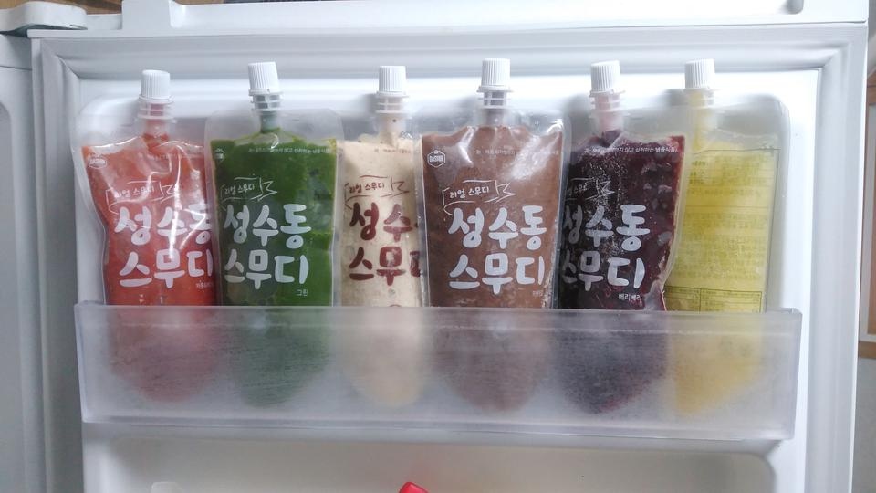 잘 왔어요 근데 아보카도는 좀 녹아서 색이 변해있길래 긴장했는데 다행히 멀쩡하더라고요 ㅎㅎ