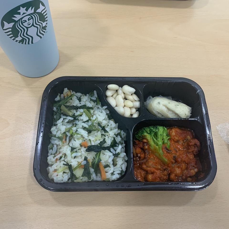 짱!!!! 맛있어용! 
계속 시켜먹으려구요! :) 
번창하셔요!