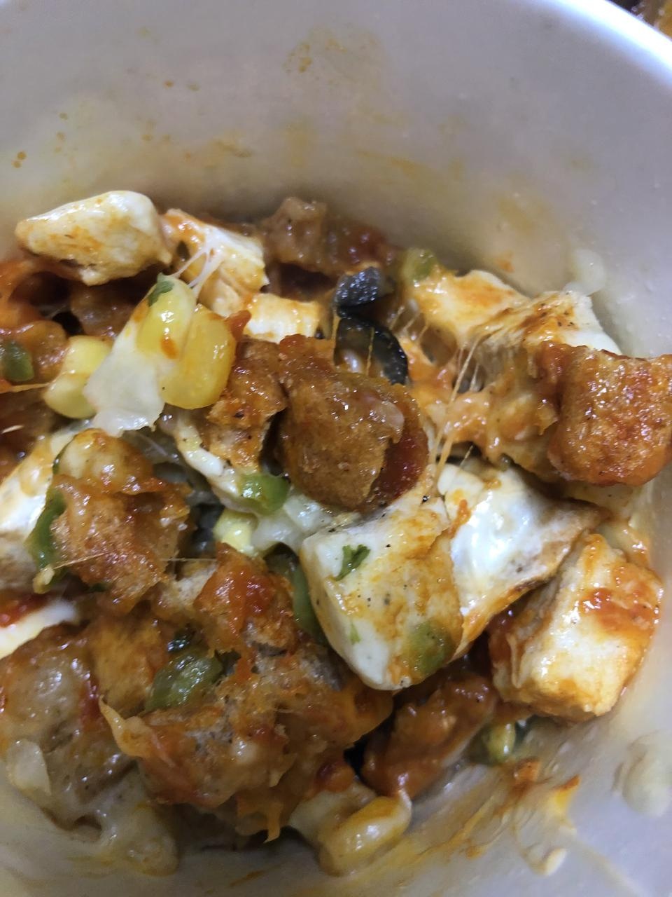 배송도 빠르고
더운날씨에 아이스도 챙겨줘서 안 녹았어요
퇴근이후에 받았는데.
바로 돌려서 먹었는데 맛있...