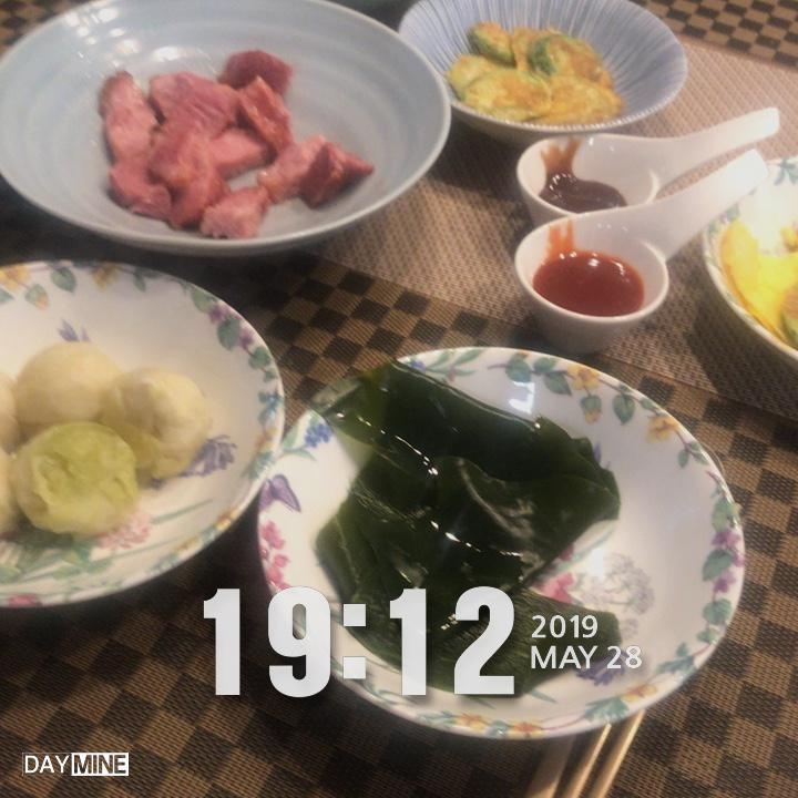 렌지에 돌리면 물이 나오긴하는데 맛은 좋아요! 식감은 좀 뭉개지는데 건강한 맛이랄까...? 좋은 아이디어 ...