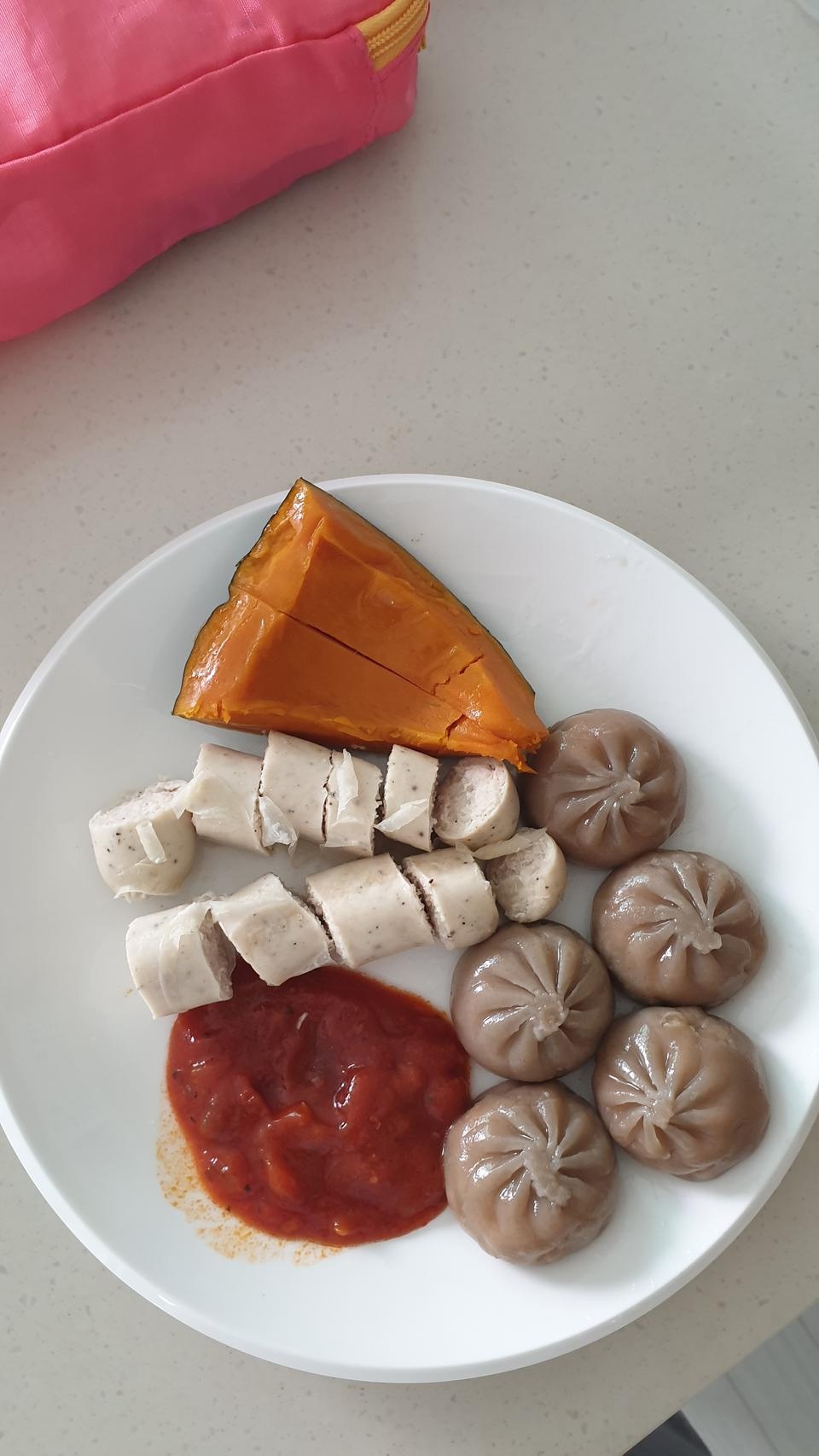 맛있어요 잘 먹고있어요 닭가슴살 소시지 짝