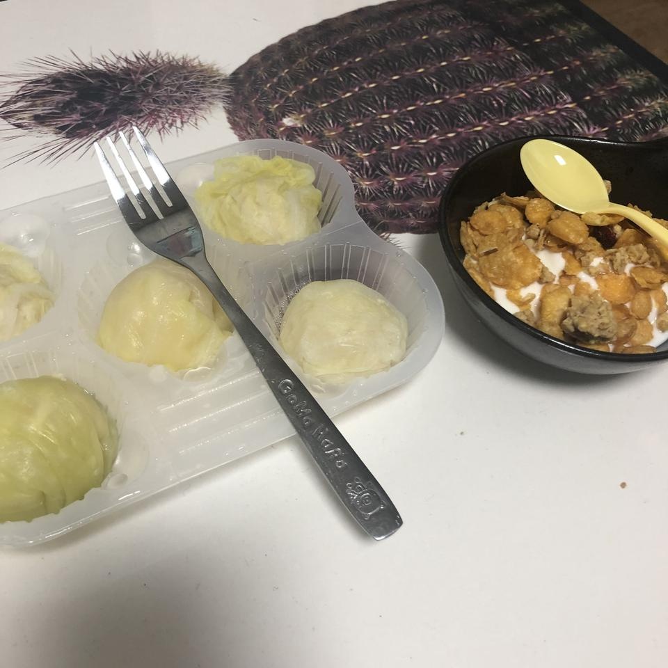 다이어트 중인데 저칼로리라 마음에 들고 배불러요 닭가슴살 싫어하는데 쌈볼로 먹으니까 괜찮아용 많이 파...