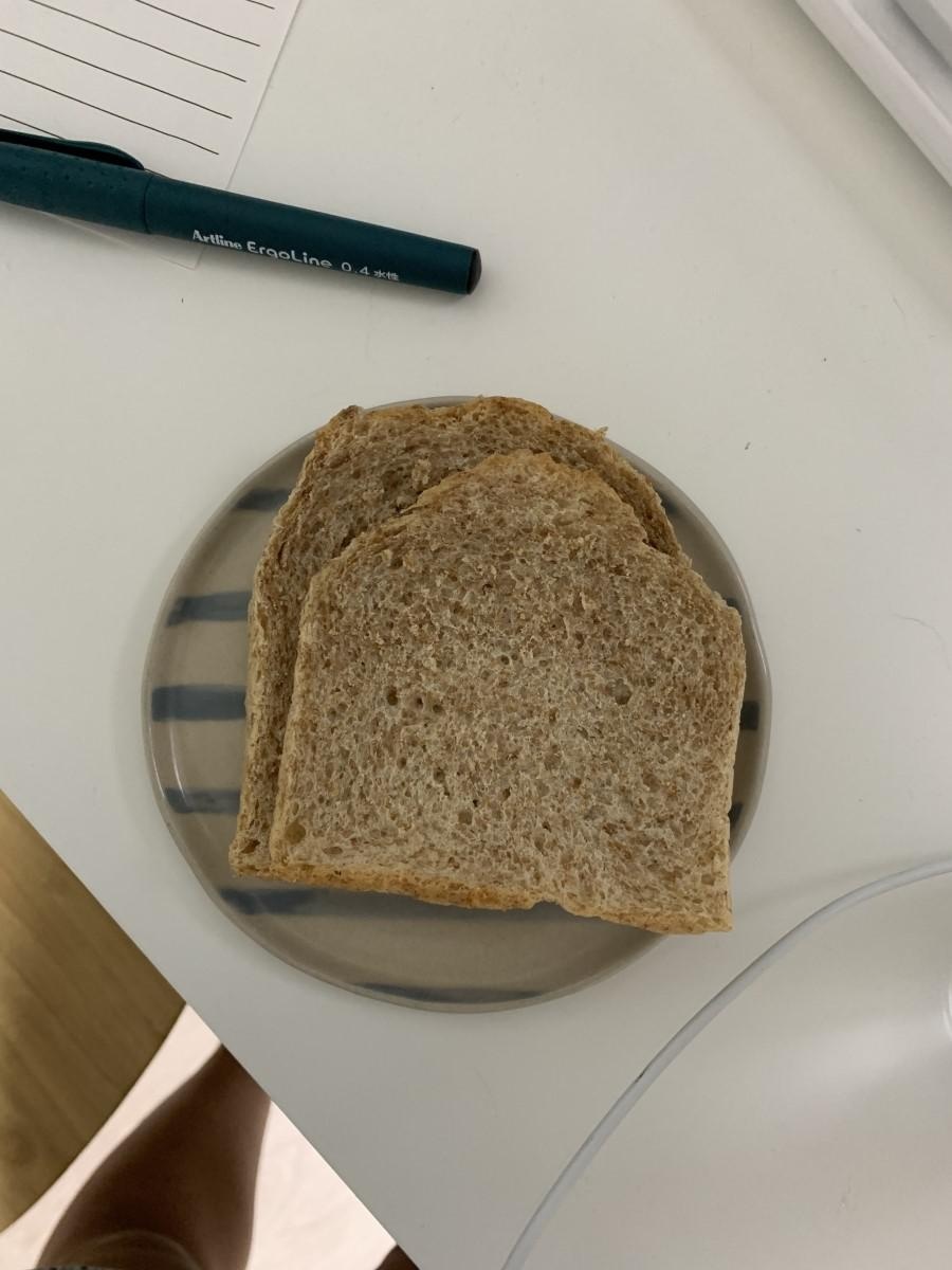 토스터기에 구워먹으니 바삭바삭 맛있어요. 섭섭한 점은 크기가 좀 작다는걸까요~? 하지만 이것도 다이어트...