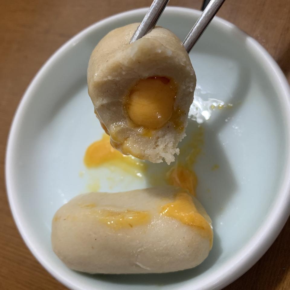 고구마랑 치즈랑 다 먹어봣는데 치즈는 뜨겁게 데워먹는 게 더 맛있네요 !!! 제가 체다치즈를 별로 안 좋아...