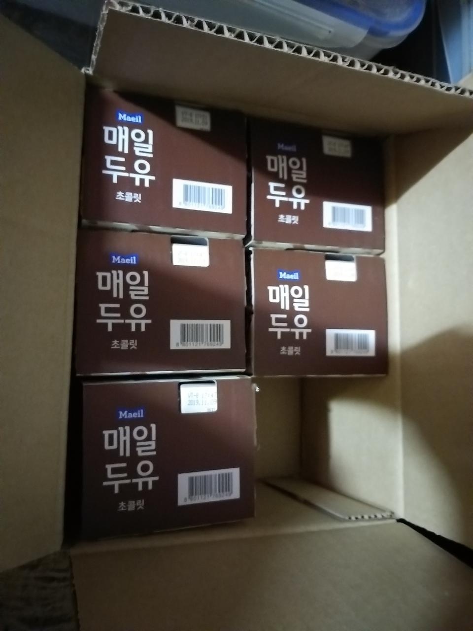 4개씩 깔끔하게 포장돼서 6개 왔어요. 초코우유 좋아하는데 대용으로 시켰어요. 가격도 저렴하고 완전 만족...