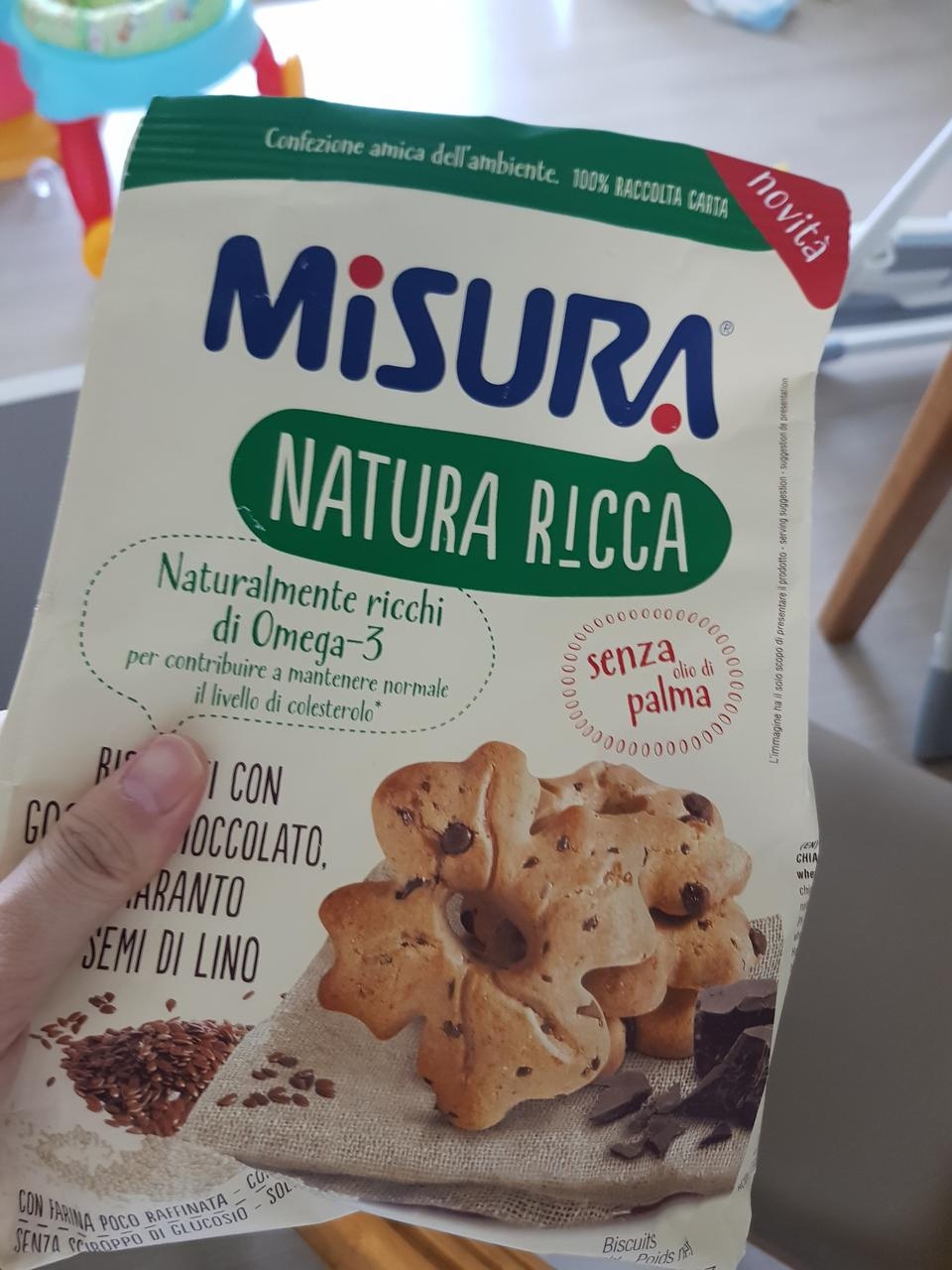 맛있습니다 다만 개별포장이닌 지퍼팩포장이 아니라 보관이 귀찮네요 유럽감성인가봄