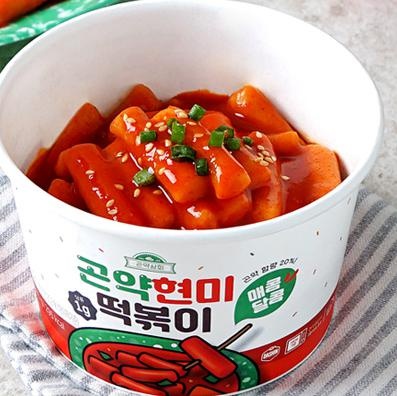 곤약떡볶이라고 해서 떡이 아닌줄 알았는데..
일반떡하고 비슷해요 식감도 말랑하고...
개인적으로 포장이랑...