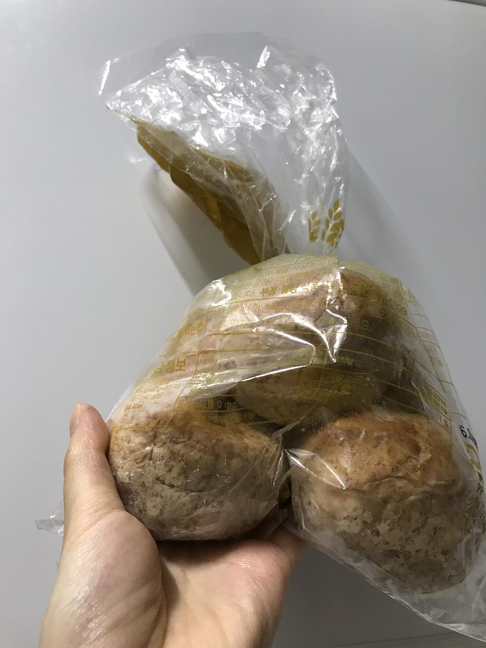 저는 통밀카카오가 제일 맛있네요!! 재구매의사 있어요  통밀맛도 많아나면서 카카오맛!(초코맛이 아닌 카카...