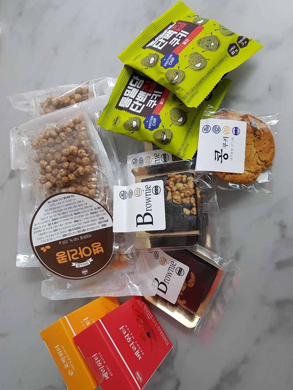 물 잘안마시는데 이건 진짜 잘산거 같아용ㅎㅎ
맛도있고 마시기도 편하고 너무 좋아용
참고로 베리보단 호박...