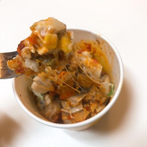 피자컵 진짜 맛있어요!!
치즈가 좀만더있어도 좋을것같아요!
소시지도 맛있는데 닭가슴살은 조리해서 먹어야...