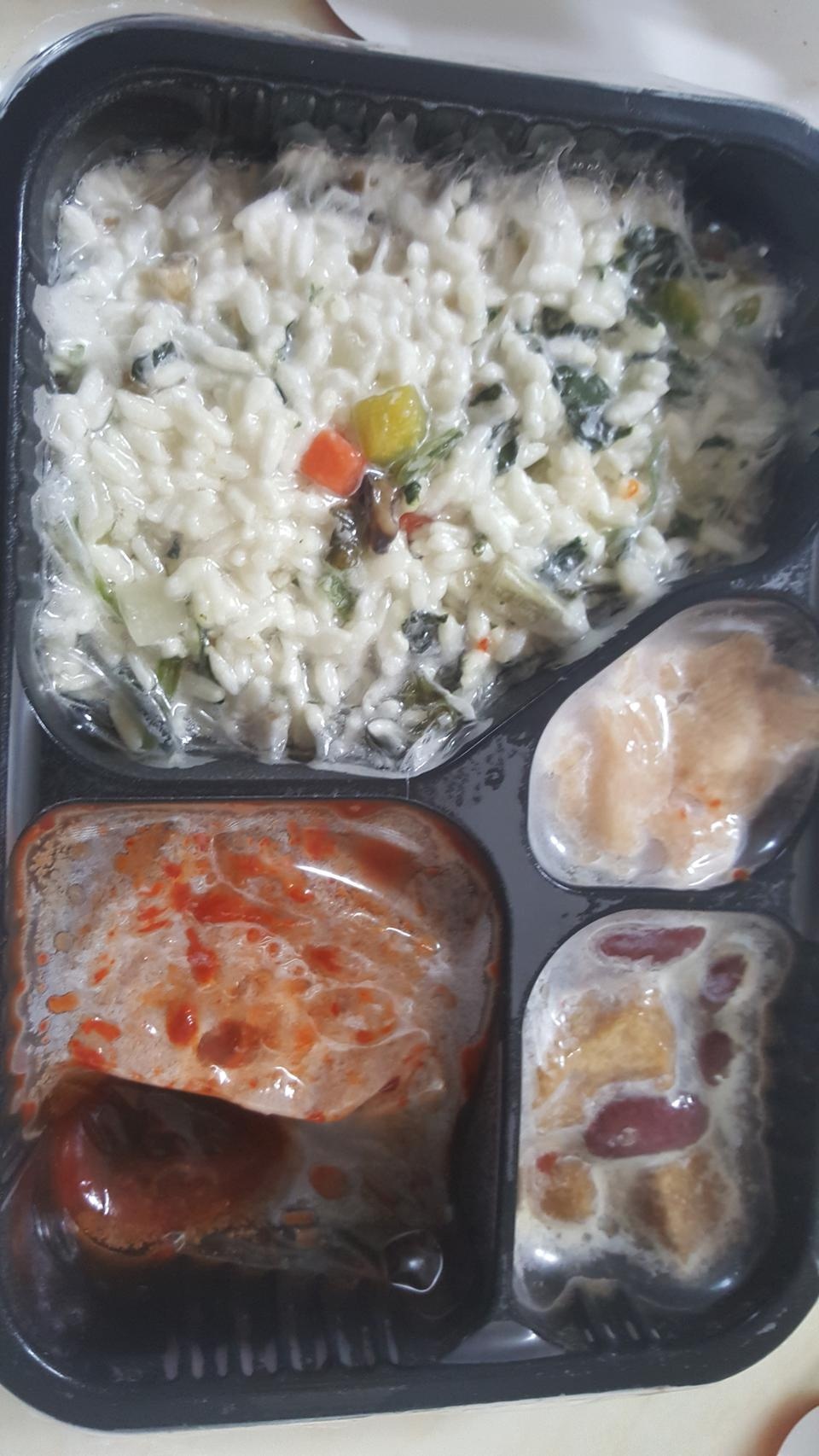 맛있다는 리뷰보고 구매했는데 진짜 제입맛에 딱이네요.간도 싱겁지도 안고 먹으면서 이게 진짜 다이어트도...